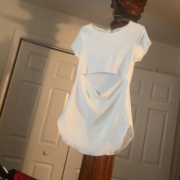 White cutout in middle dress - Picture 1 of 4